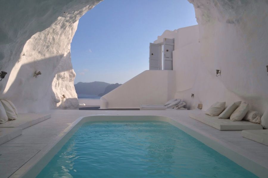 cave-pool-in-santorini_katikies
